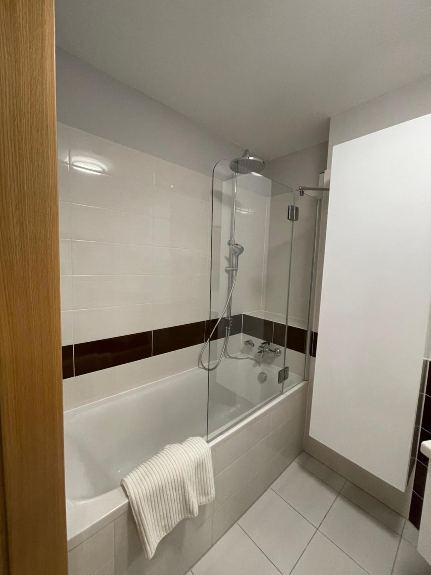 Sag Panorama City Apartment 3 Rooms Free Parking Free Wifi براتسيلافا المظهر الخارجي الصورة