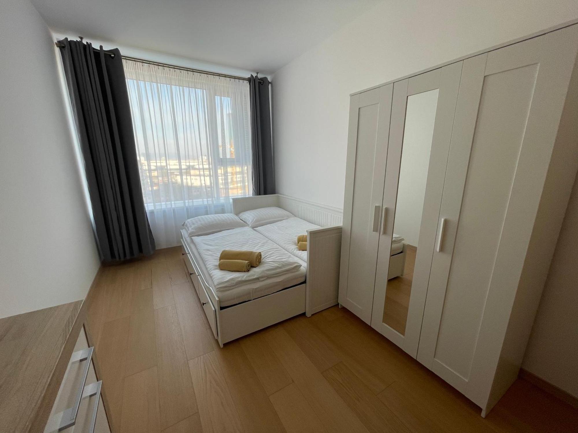 Sag Panorama City Apartment 3 Rooms Free Parking Free Wifi براتسيلافا المظهر الخارجي الصورة